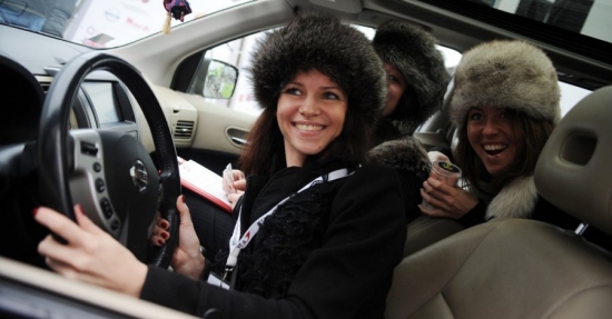 В Латвии количество женщин-водителей возросло на 3650 человек